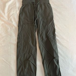 Lululemon Jogger in Grey size 0